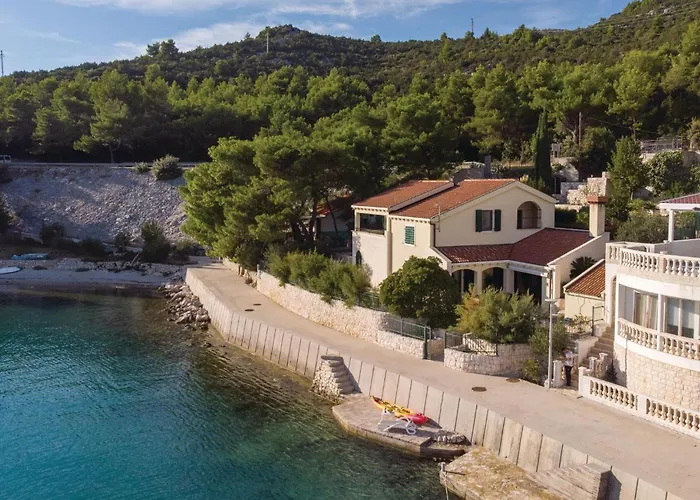 Σπίτι διακοπών Four-bedroom In *