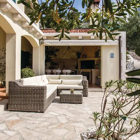 Four-bedroom In بيت للعطل كليك